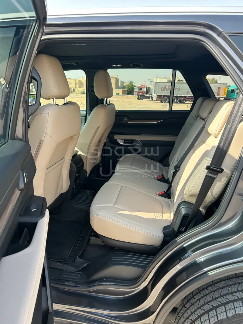 2025 فورد ايفرست اكس ال تي