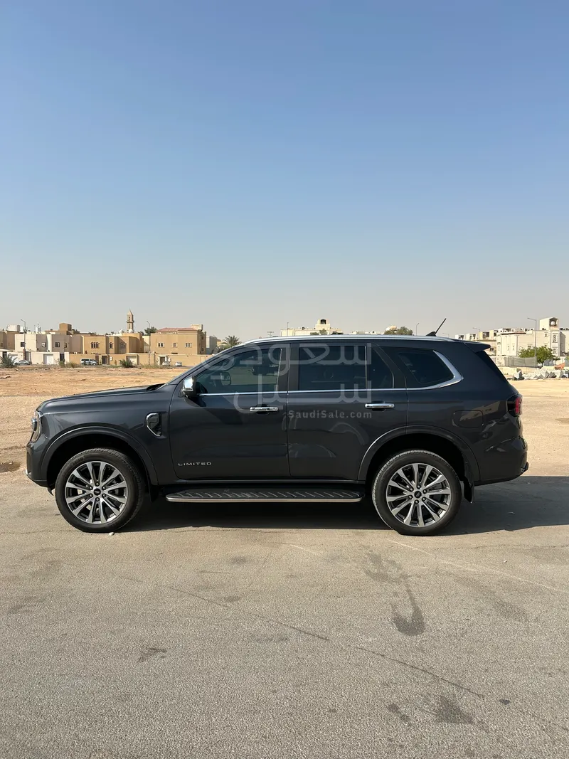 2025 فورد ايفرست اكس ال تي