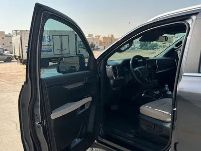 2025 فورد ايفرست اكس ال تي