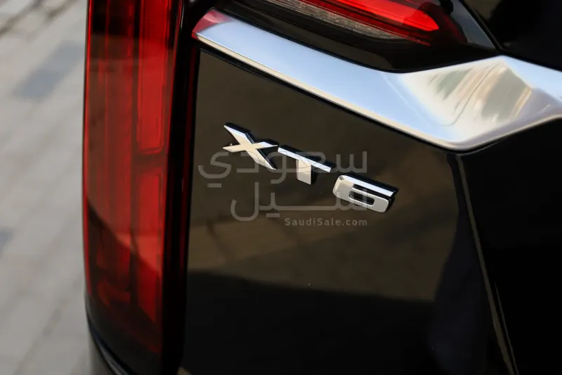 2021 كاديلاك اكس تي 6