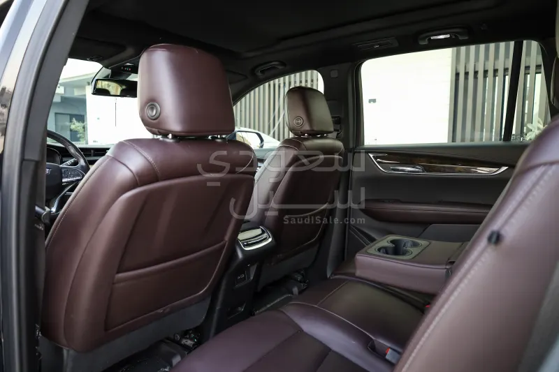 2021 كاديلاك اكس تي 6