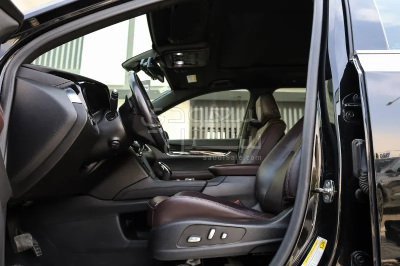 2021 كاديلاك اكس تي 6