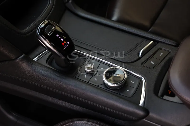 2021 كاديلاك اكس تي 6