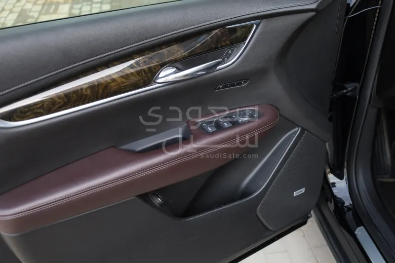 2021 كاديلاك اكس تي 6