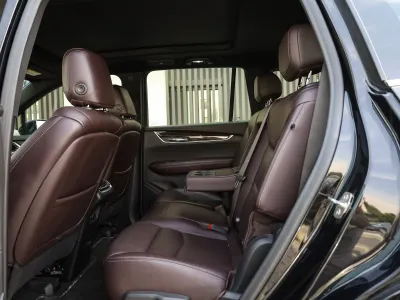 2021 كاديلاك اكس تي 6