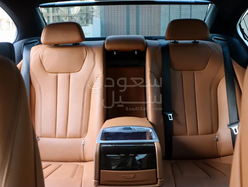 2018 بي ام دبليو الفئة السابعة 740 إل أي