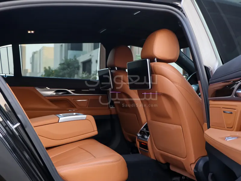 2018 بي ام دبليو الفئة السابعة 740 إل أي