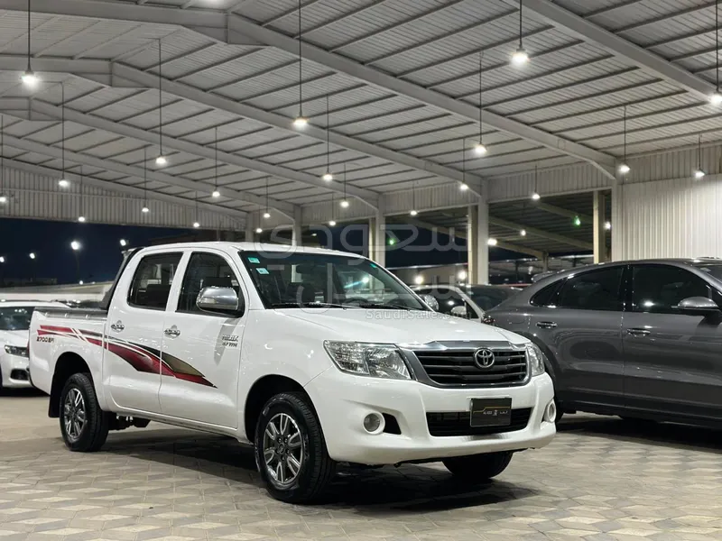 2012 تويوتا هاي لوكس غمارتين