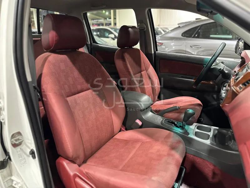 2012 تويوتا هاي لوكس غمارتين