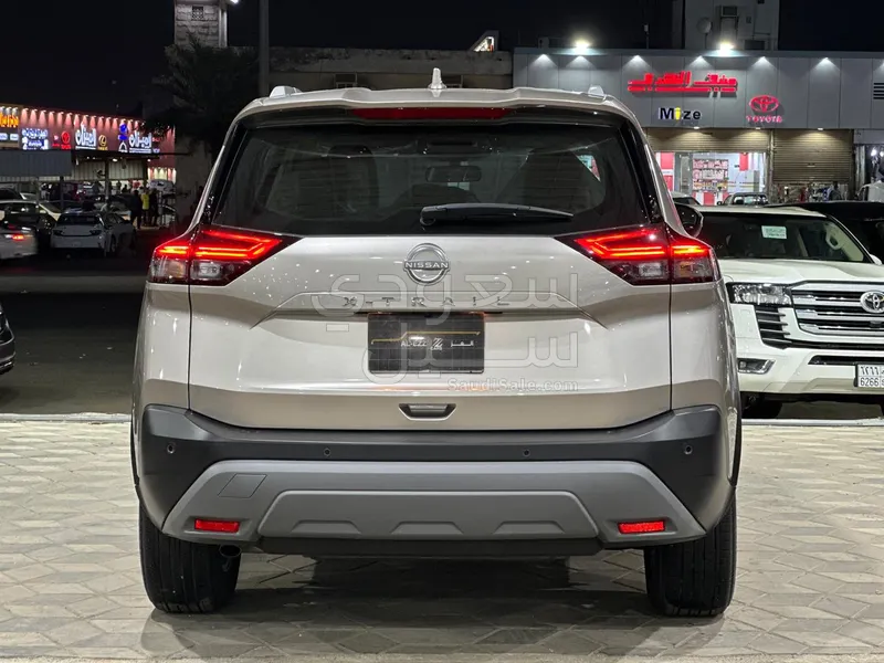 2025 نيسان اكس - ترايل