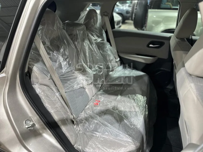 2025 نيسان اكس - ترايل