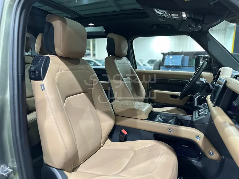 2025 لاند روفر ديفيندر اس اي
