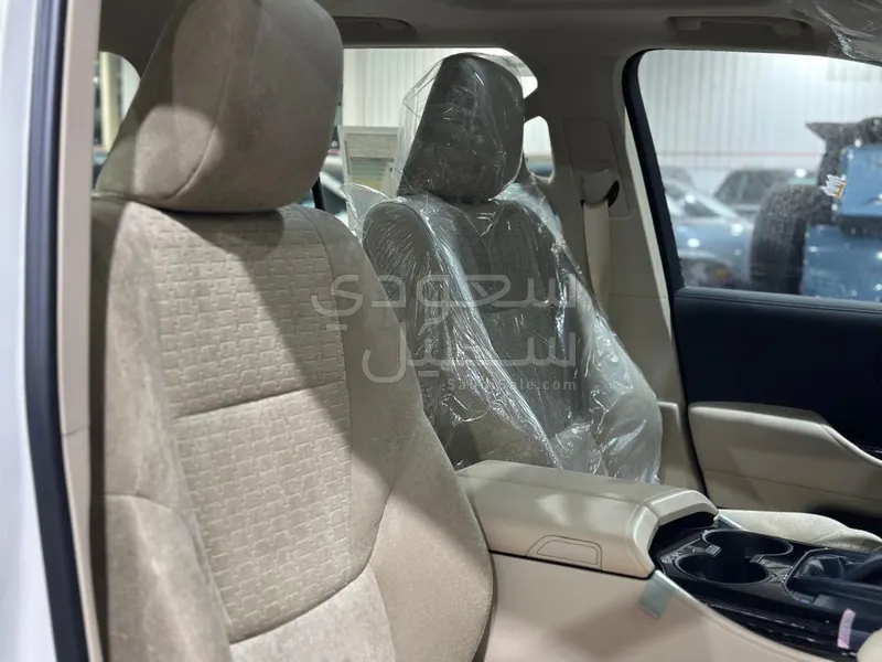 2024 تويوتا لاند كروزر جي اكس ار