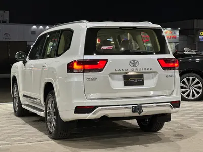 2024 تويوتا لاند كروزر جي اكس ار