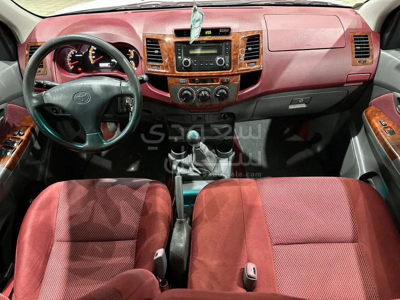 2013 تويوتا هاي لوكس غمارتين