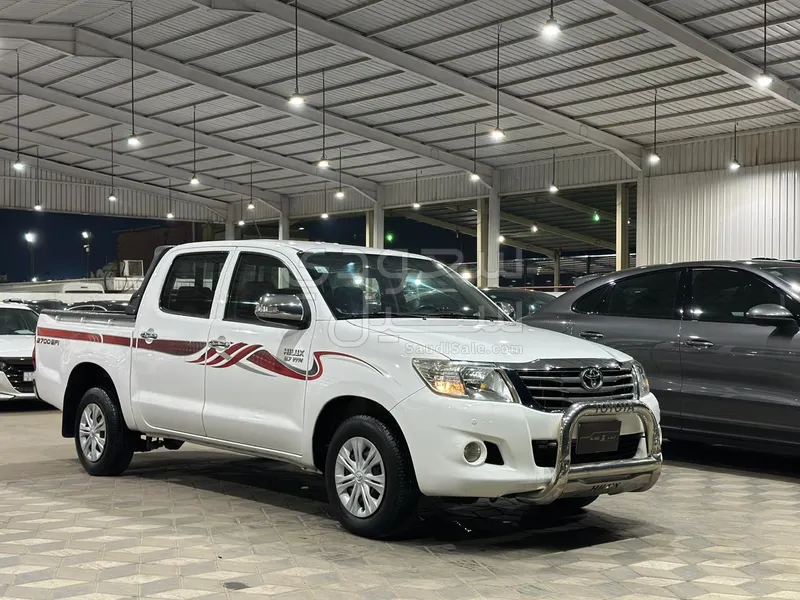 2013 تويوتا هاي لوكس غمارتين