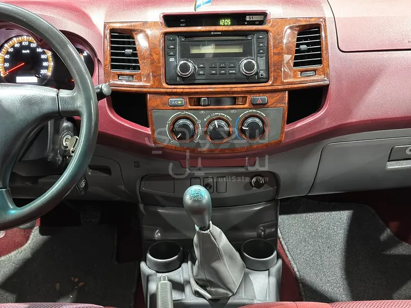 2013 تويوتا هاي لوكس غمارتين