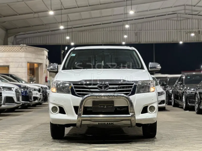 2013 تويوتا هاي لوكس غمارتين