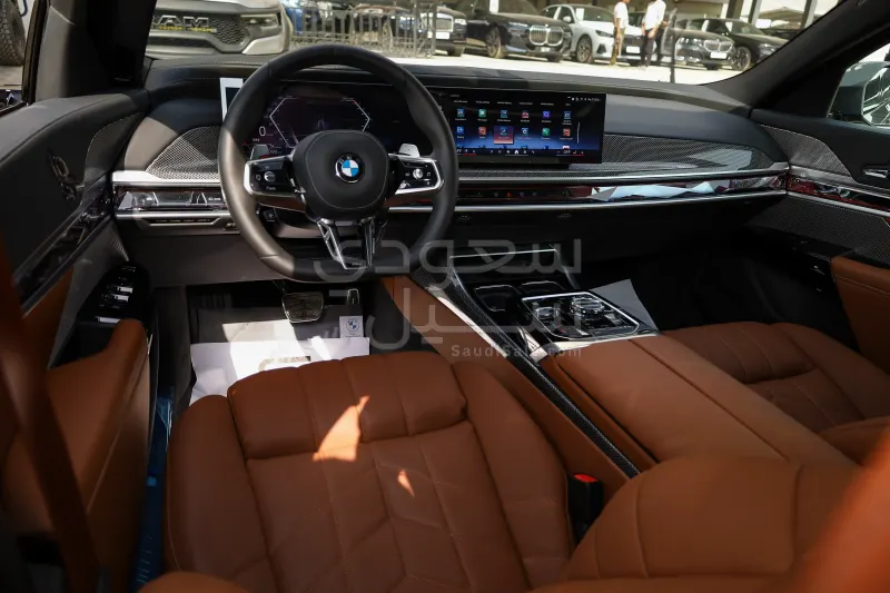 2026 بي ام دبليو الفئة السابعة 735أي