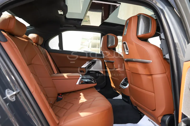 2026 بي ام دبليو الفئة السابعة 735أي