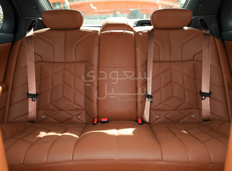 2026 بي ام دبليو الفئة السابعة 735أي