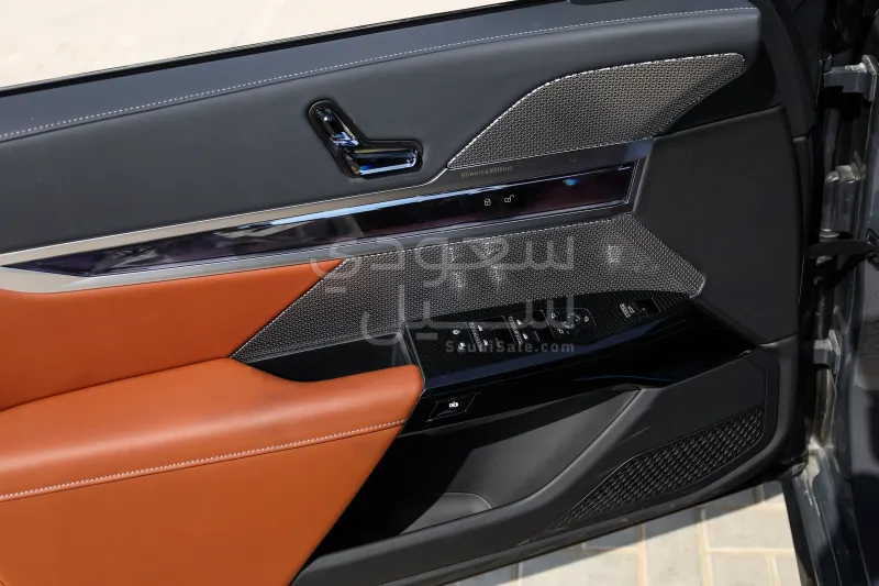 2026 بي ام دبليو الفئة السابعة 735أي