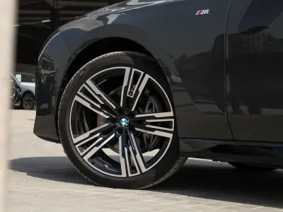 2026 بي ام دبليو الفئة السابعة 735أي