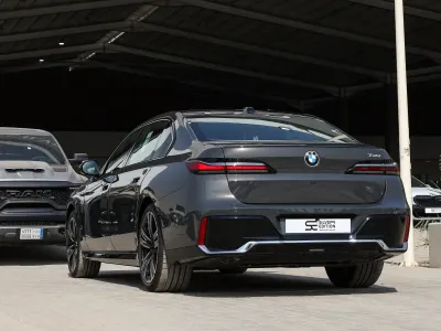 2026 بي ام دبليو الفئة السابعة 735أي