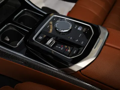 2026 بي ام دبليو الفئة السابعة 735أي