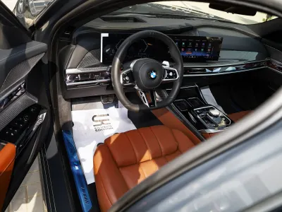 2026 بي ام دبليو الفئة السابعة 735أي