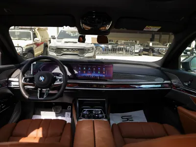 2026 بي ام دبليو الفئة السابعة 735أي