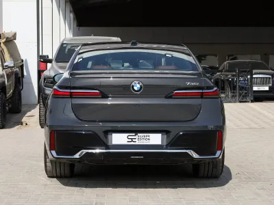 2026 بي ام دبليو الفئة السابعة 735أي