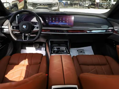 2026 بي ام دبليو الفئة السابعة 735أي