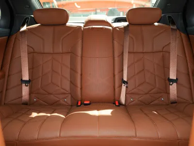 2026 بي ام دبليو الفئة السابعة 735أي