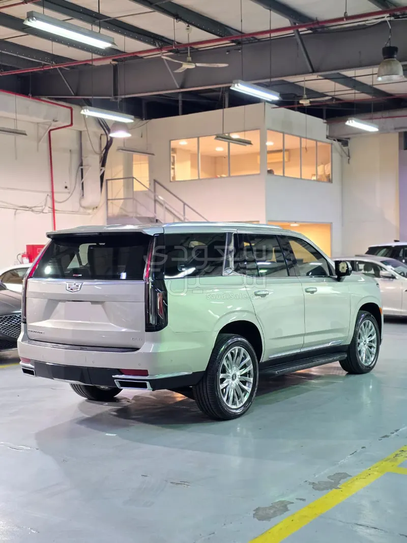 2021 كاديلاك اسكاليد