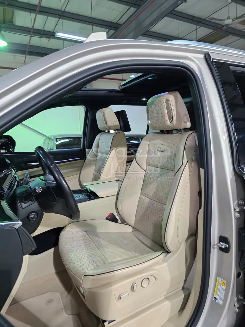 2021 كاديلاك اسكاليد