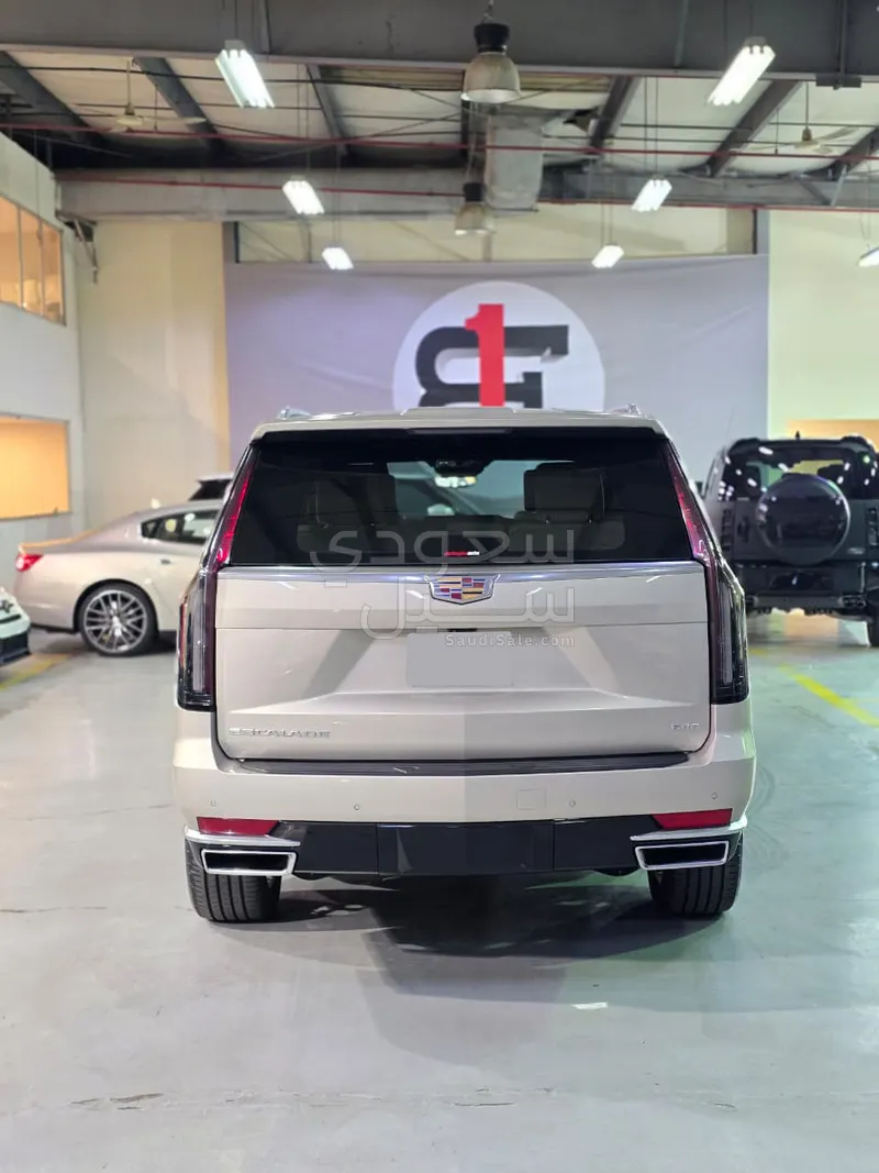 2021 كاديلاك اسكاليد