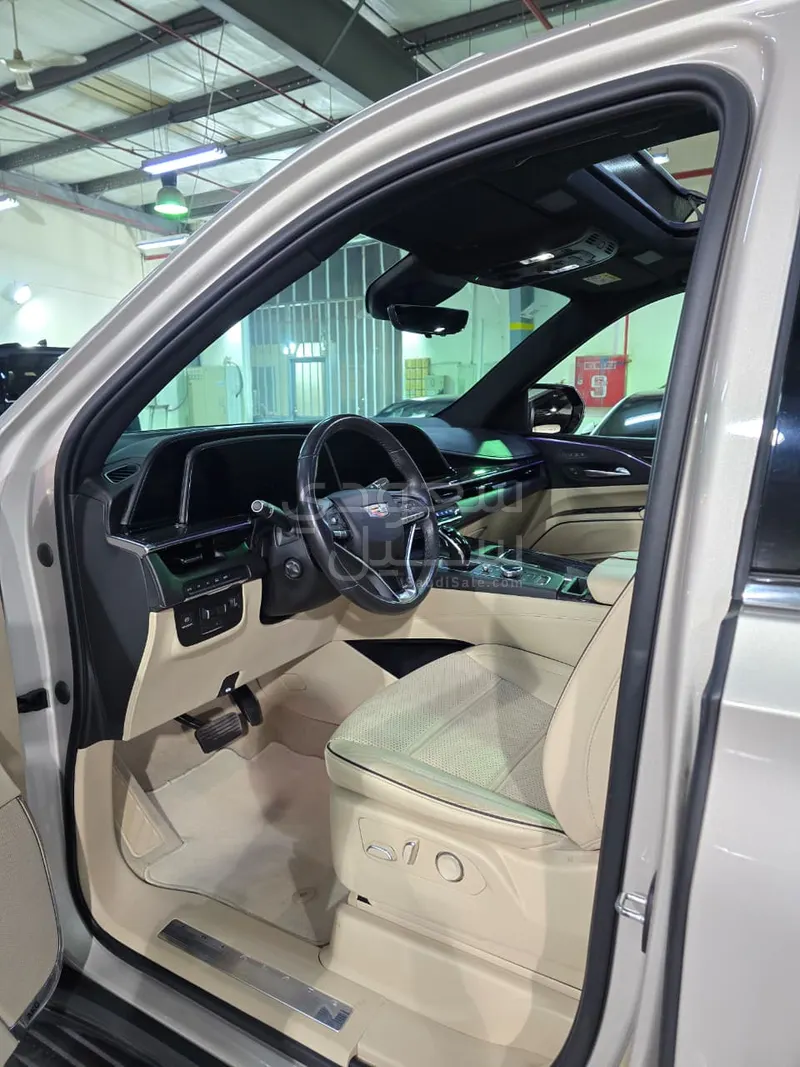 2021 كاديلاك اسكاليد