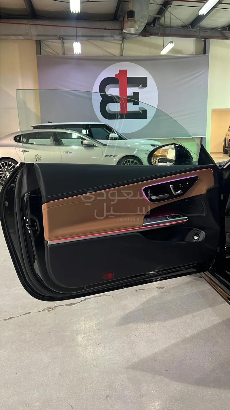 2025 مرسيدس - بنز سي إل إي 200