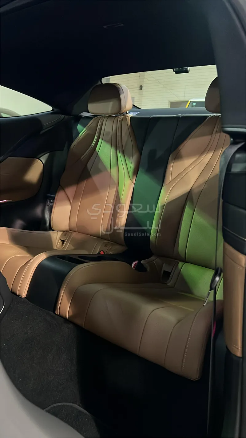 2025 مرسيدس - بنز سي إل إي 200