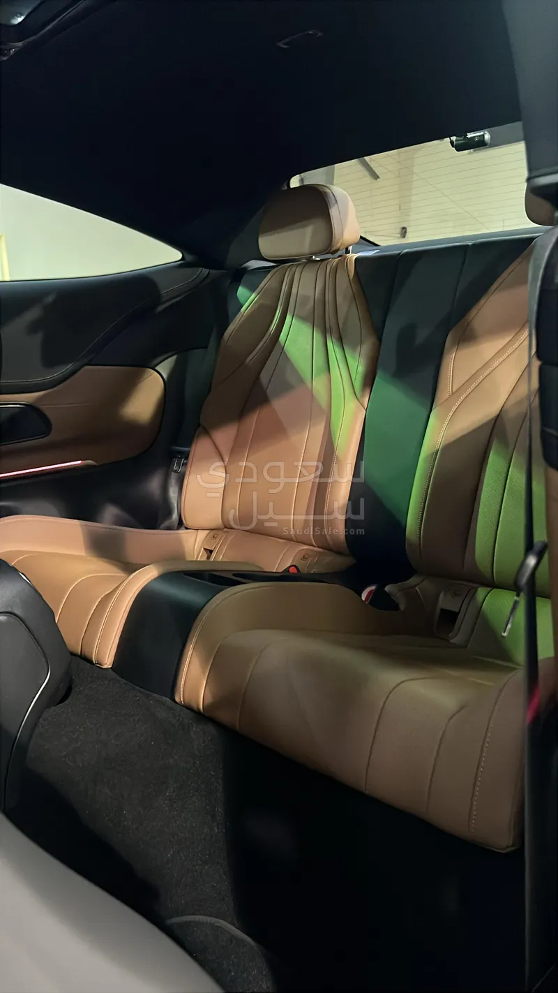 2025 مرسيدس - بنز سي إل إي 200