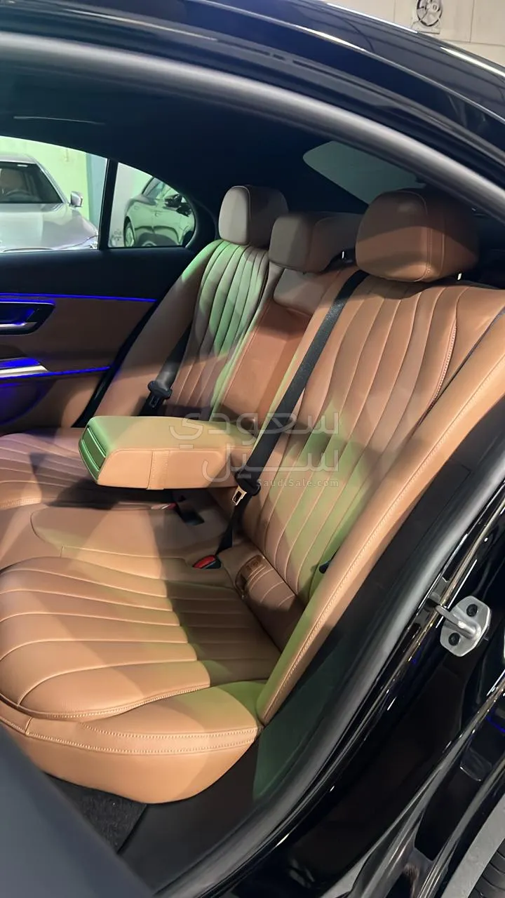 2025 مرسيدس - بنز إي 300