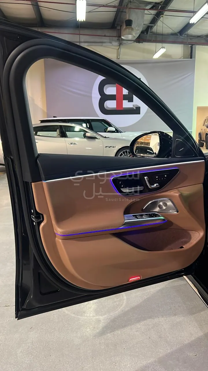 2025 مرسيدس - بنز إي 300