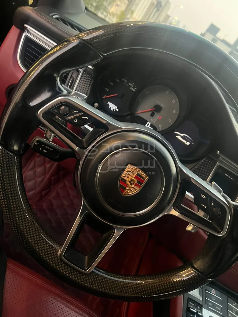 2015 بورش ماكان اس