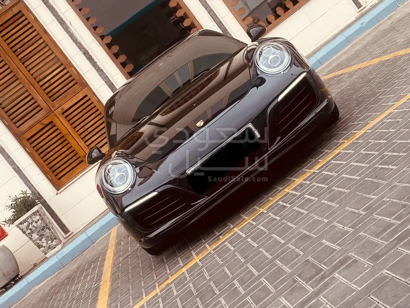 2017 Porsche 911 Carrera 4S