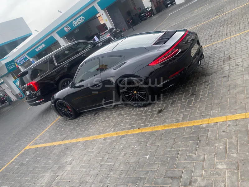 2017 Porsche 911 Carrera 4S