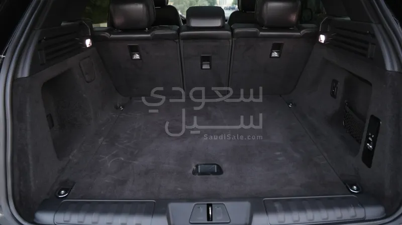 2023 لاند روفر رينج روفر سبورت اس اي