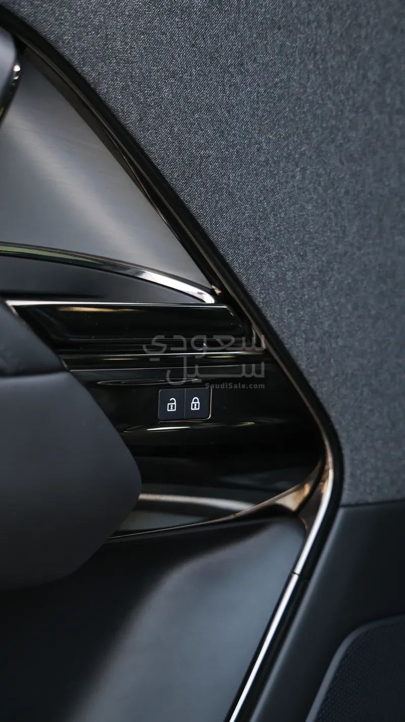 2023 لاند روفر رينج روفر سبورت اس اي