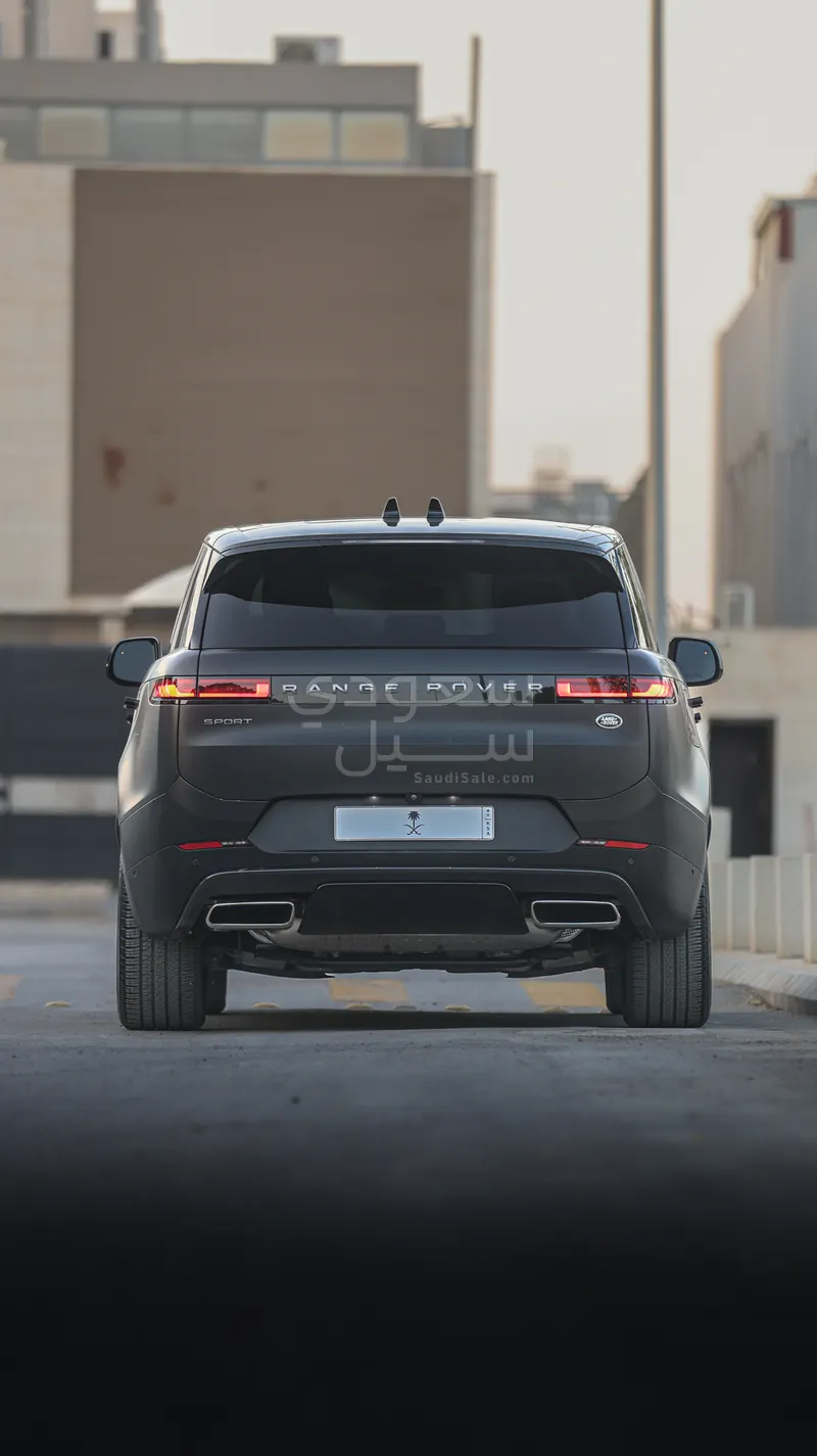 2023 لاند روفر رينج روفر سبورت اس اي