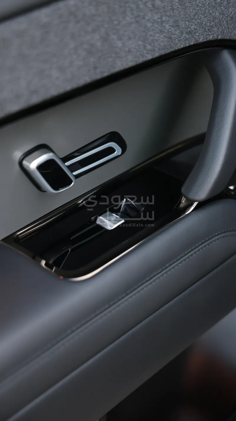 2023 لاند روفر رينج روفر سبورت اس اي